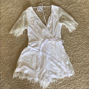 CLASSY LACE ROMPER